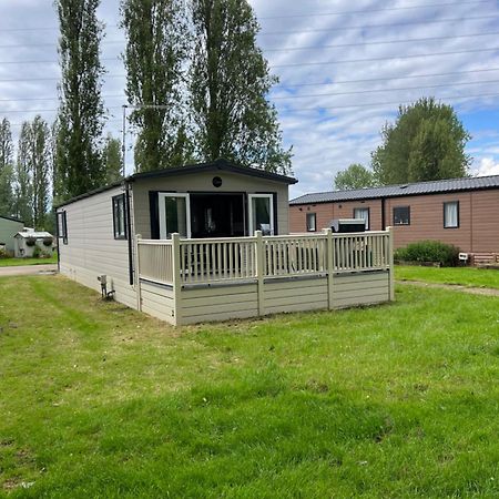Family Fun Getaway Holiday Home Northampton Extérieur photo